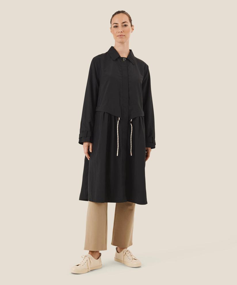 Tilia Kåpe , Black