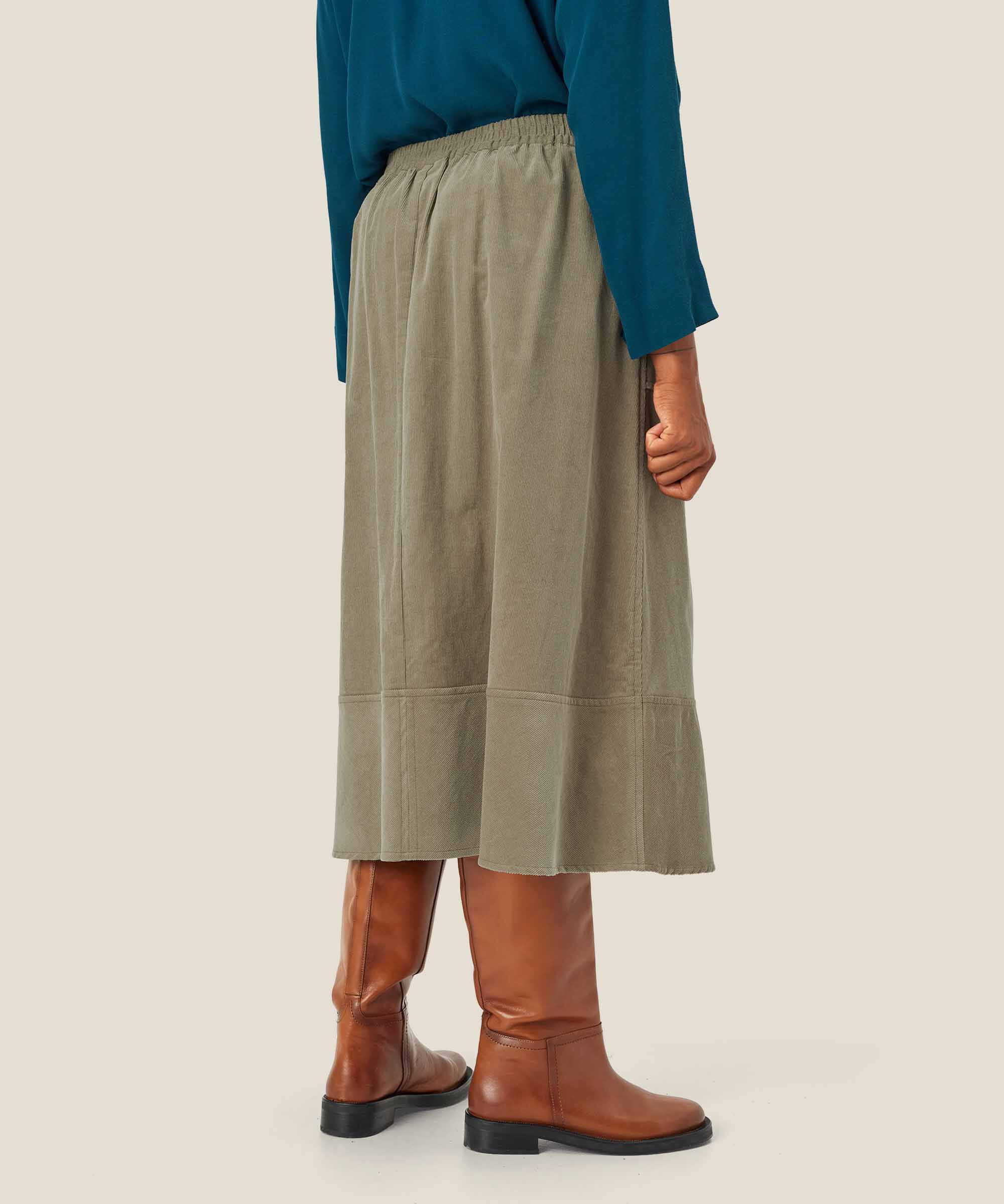 Sayaka Skjørt, Vetiver