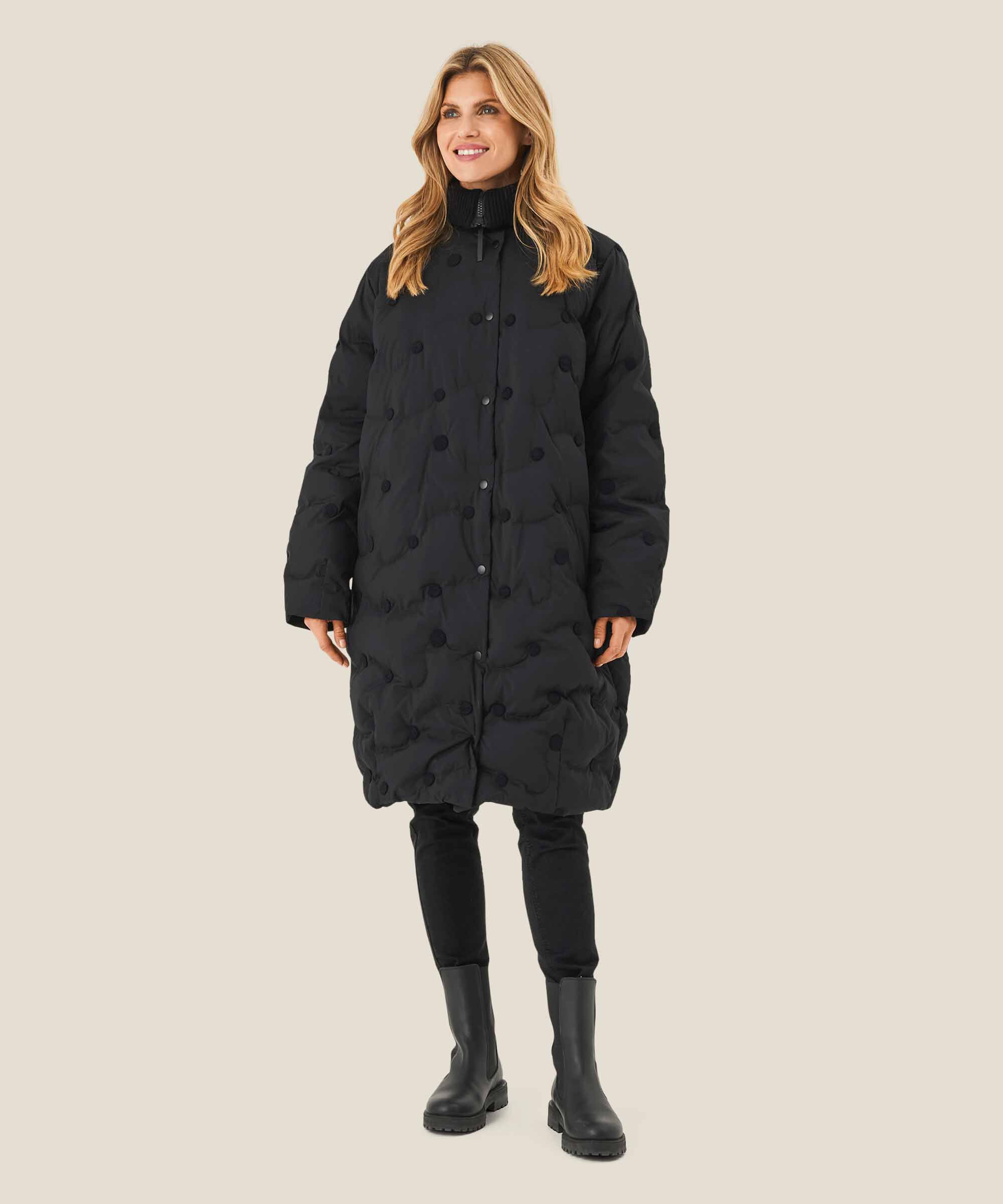Tahila Dunkåpe, Black