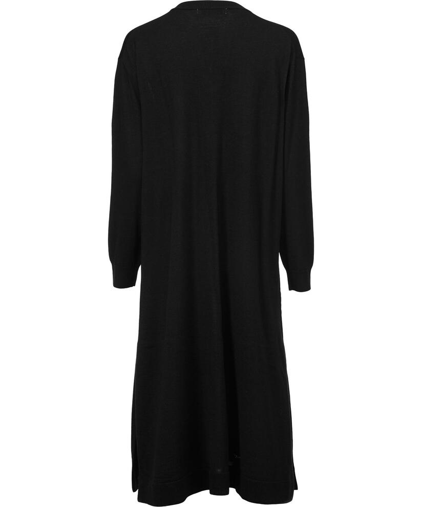 Nina Kjole, Black