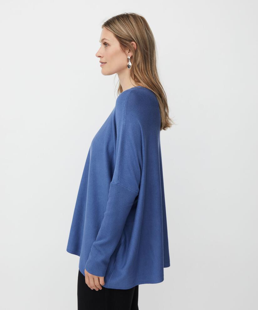 Fanasi Strikkegenser, Bijou Blue