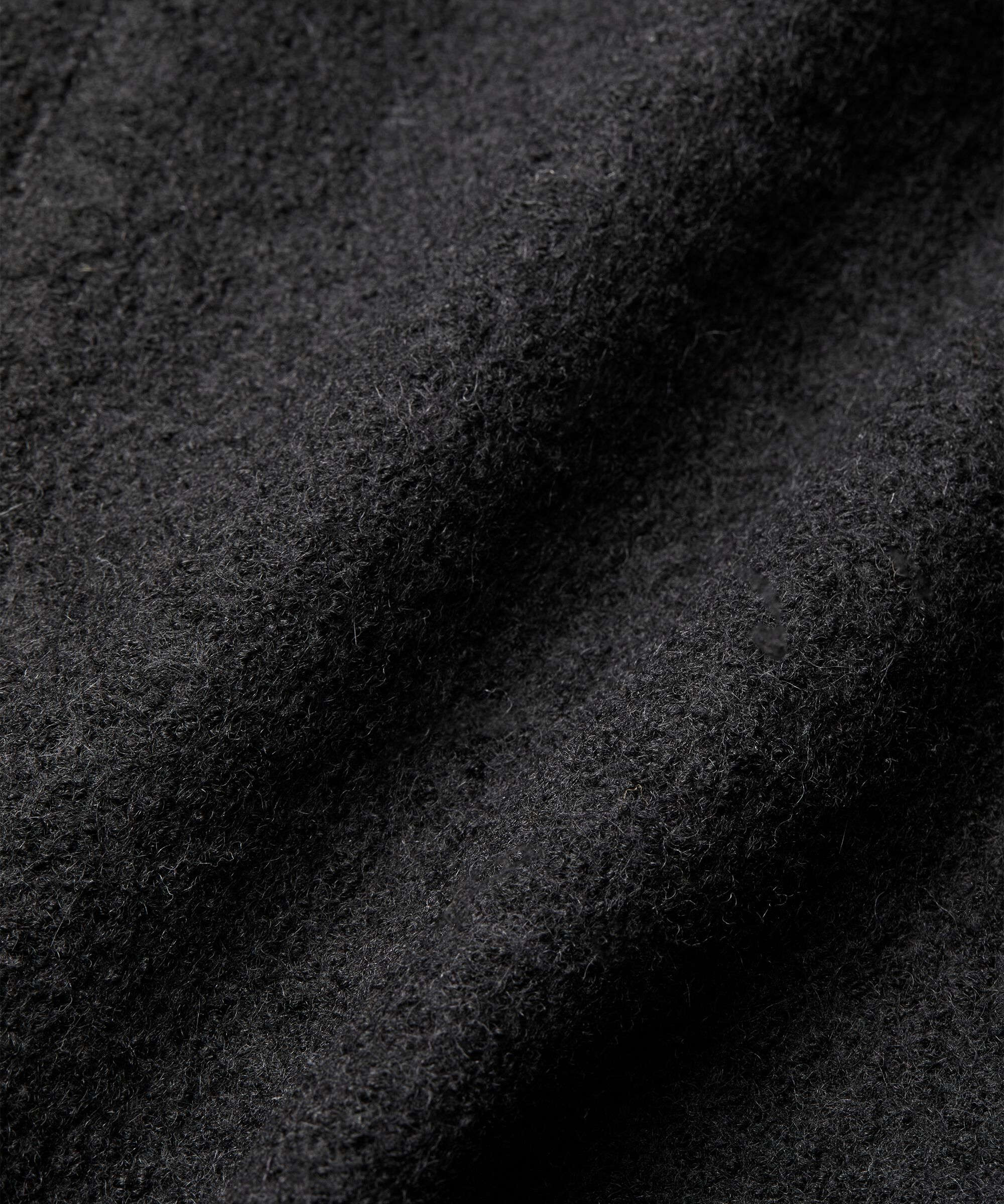 Teresa Ullkåpe, Black