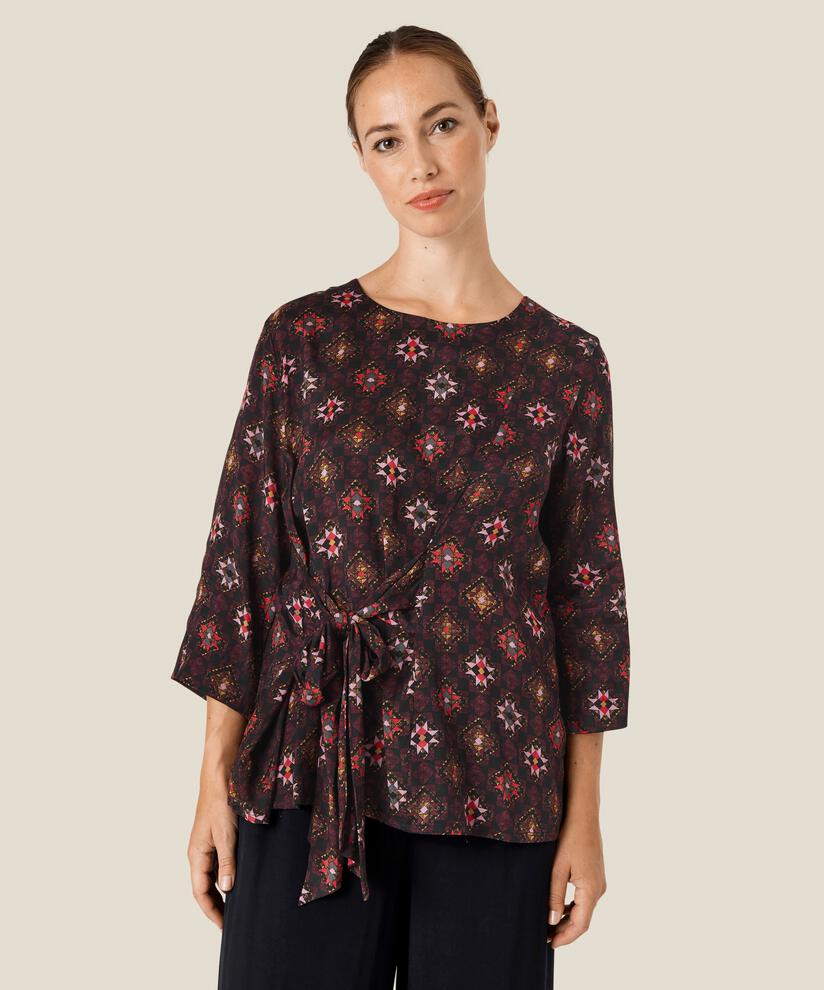Bee Topp, Tango Red