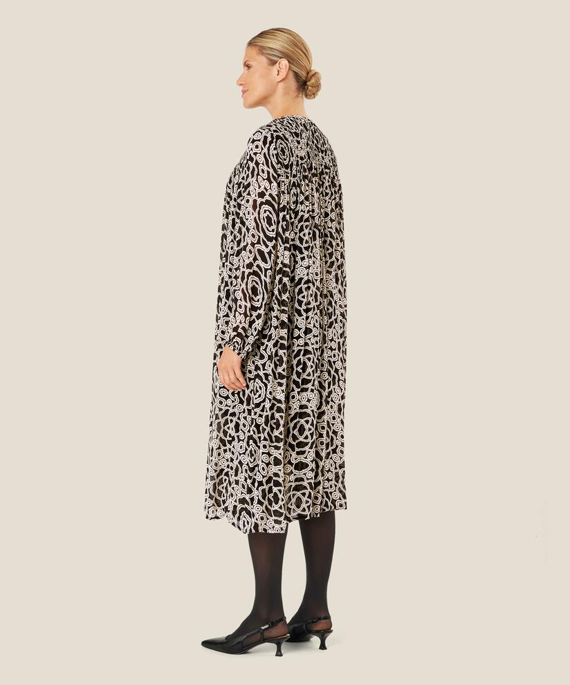 Natisa Kjole, Black