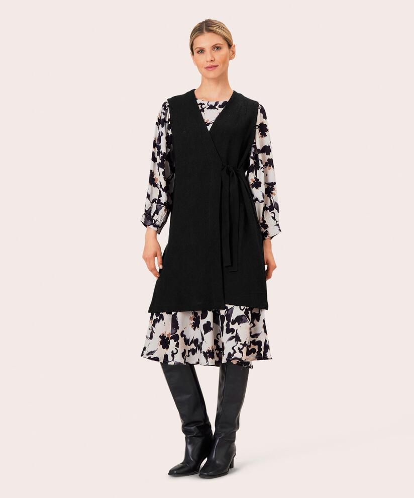 Jeogina Vest, Black