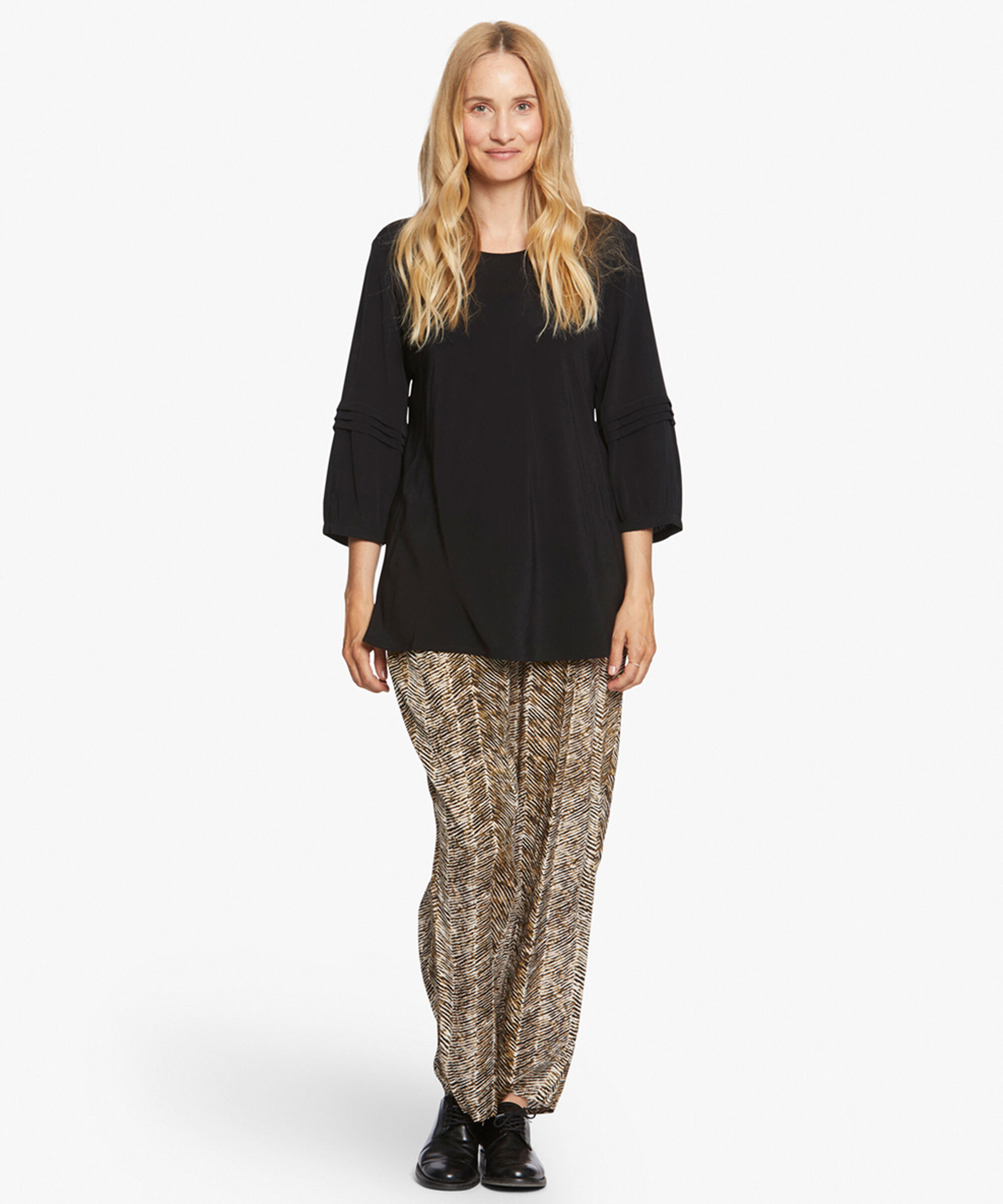 BEATE TOPP, Black